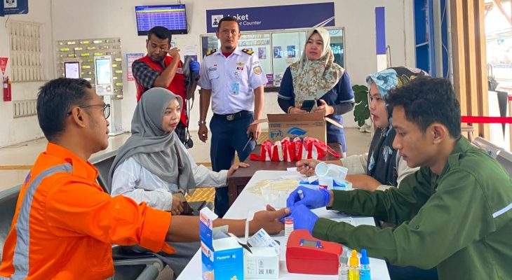 Sambut HUT ke-81 RI, KAI Sumut dan PMI Tebing Tinggi Gelar Donor Darah