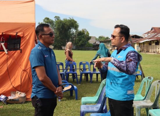 PLN UP3 Medan Salurkan Bantuan bagi Warga Terdampak Puting Beliung di Medan Johor