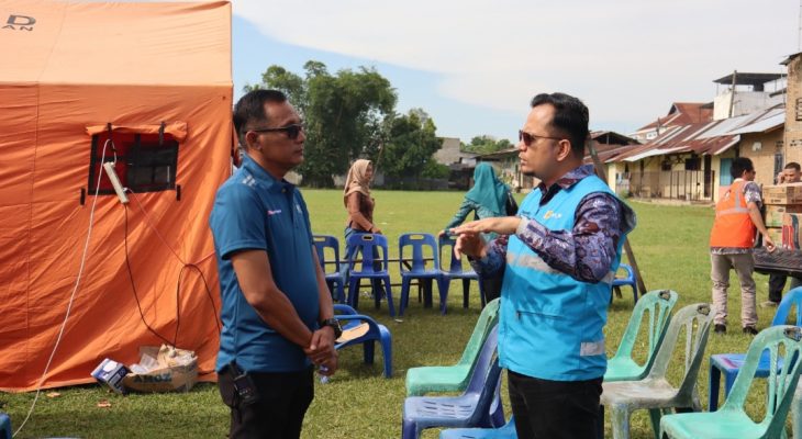 PLN UP3 Medan Salurkan Bantuan bagi Warga Terdampak Puting Beliung di Medan Johor