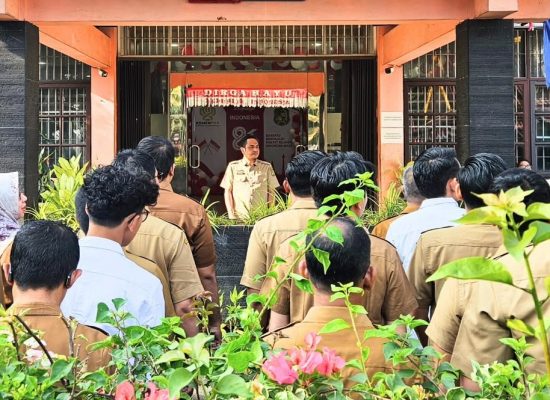 Apel Pagi Penuh Semangat, Kadis Perkim Medan Apresiasi Kinerja Jajaran dan Serahkan Hadiah Pemenang Lomba
