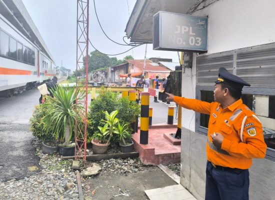 KAI Divre I Sumut Kerahkan 180 Petugas Jaga 101 Perlintasan Sebidang Mulai 1 September