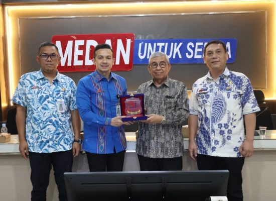 KI Sumut Visitasi Bapenda Medan, Keterbukaan Informasi dan Inovasi QRESTO Jadi Sorotan