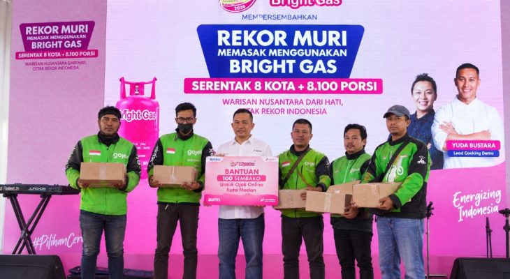 Rekor MURI Memasak dengan Bright Gas Meriahkan Lapangan Merdeka Medan, 750 Porsi Dibagikan ke Masyarakat