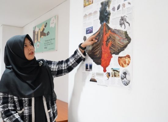 Gunung Anak Krakatau Kembali Erupsi, Pakar Uper Ingatkan Potensi Abu Vulkanik hingga Tsunami