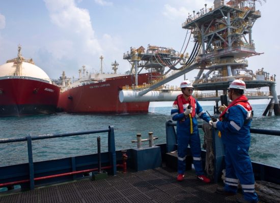 Strategi Perluas Pasar Gas Bumi, Direktur Komersial PGN Raih Best CMO Award 2026
