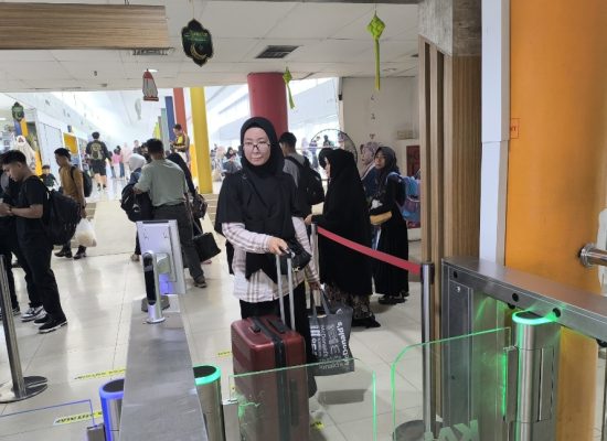 295.934 Pelanggan Gunakan Face Recognition Boarding Gate di Stasiun Medan