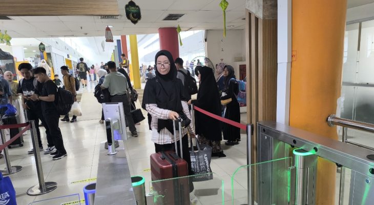295.934 Pelanggan Gunakan Face Recognition Boarding Gate di Stasiun Medan