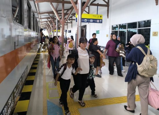 Kabut Asap Karhutla Melanda Sejumlah Wilayah Sumut, KAI Pastikan Perjalanan Kereta Tetap Aman