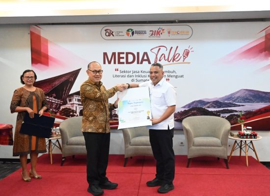 Bank Sumut Raih Penghargaan OJK sebagai Bank Teraktif dalam Program Bank Goes to School