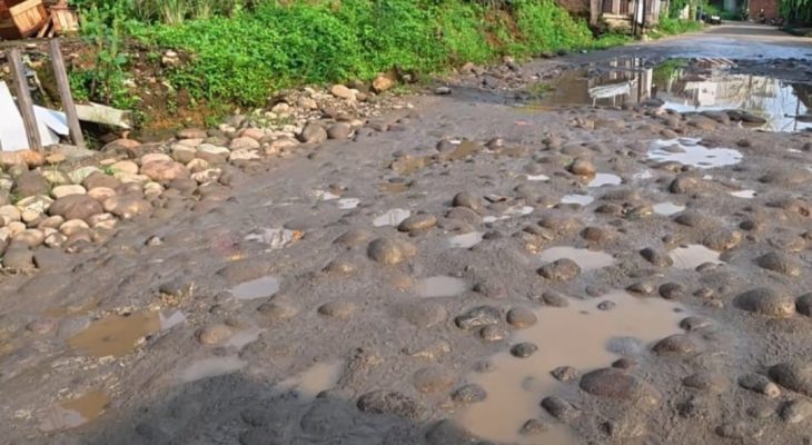 Jalan Dusun V Namo Bintang Rusak Bertahun-tahun, Warga Masih Menanti Perbaikan Permanen