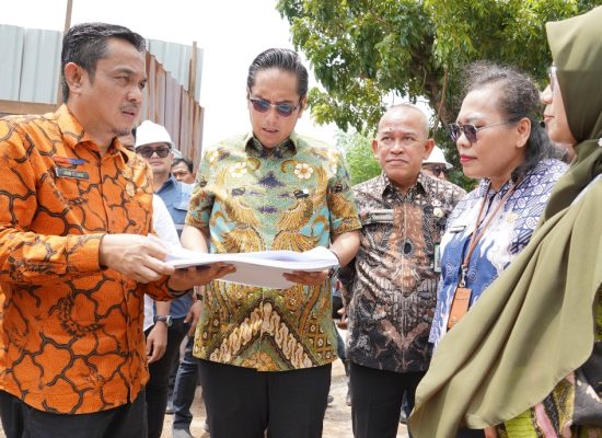 Jhon Ester Lase Dampingi Wali Kota Rico Waas Tinjau Pembangunan Puskesmas Rengas Pulau