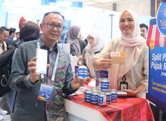 Gubernur BI Destry Damayanti Jajal Langsung QRESTO di Booth Pemkot Medan pada FEKDI 2026