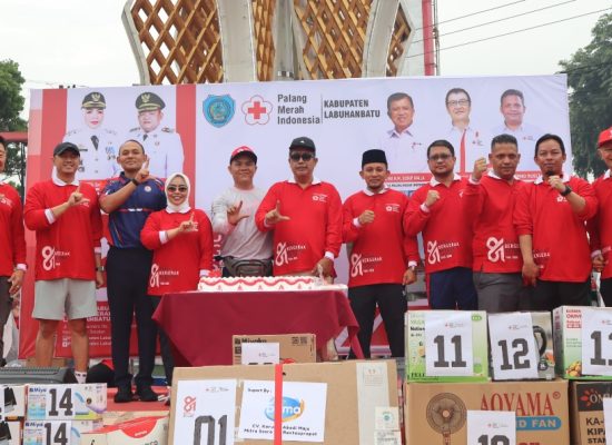 Penry Nababan Raih Penghargaan PMI Labuhanbatu Setelah 25 Kali Donor Darah