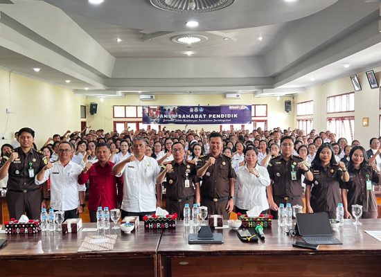 Kejari Toba Gelar Jaksa Sahabat Pendidik, Perkuat Transparansi Pengelolaan Dana BOS
