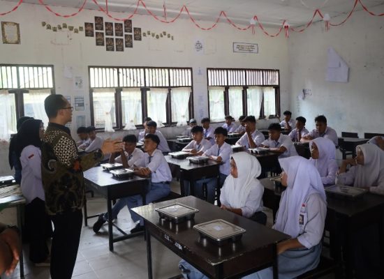 Pastikan Gizi Aman, Wali Kota dan Wakil Wali Kota Tanjungbalai Monitoring Distribusi MBG di SMAN 4
