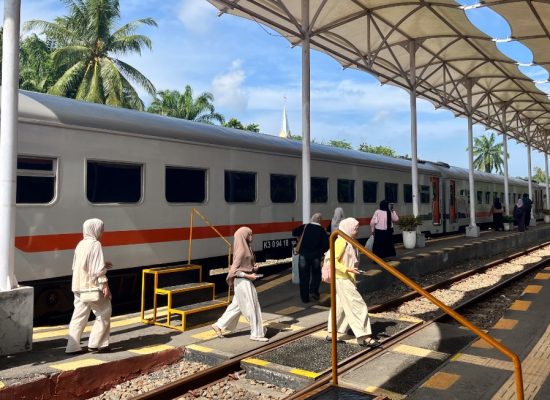 Stasiun Bandar Tinggi, Simpul Strategis Penumpang dan Logistik Menuju Kuala Tanjung