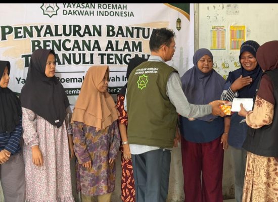 YRDI Salurkan Bantuan kepada 53 Warga Terdampak Bencana di Tapanuli Tengah