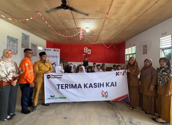 KAI Divre I Sumut Salurkan Bantuan TJSL Rp313,8 Juta untuk Masyarakat