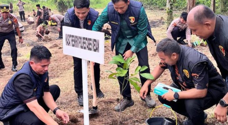 Polrestabes Medan Tanam Ribuan Bibit Pohon di Kawasan Jermal, Dukung Program Green Policing