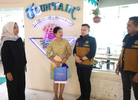 Kepala Bapenda Medan Tinjau Pendaftaran QRESTO di Gerai Fountain Lippo Plaza