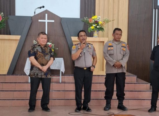 Minggu Kasih di GBKP Simpang Selayang, Kapolsek Medan Tuntungan Ajak Orang Tua Jauhkan Anak dari Narkoba